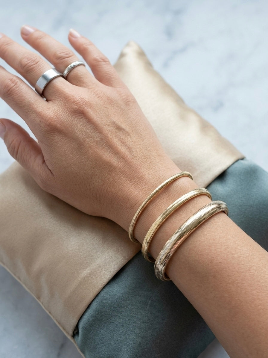 Gold Stretch Mesh Bangle — 14K Yellow Gold